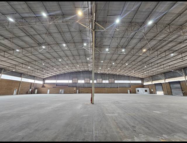 4,286M² WAREHOUSE TO LET IN LONGMEADOW